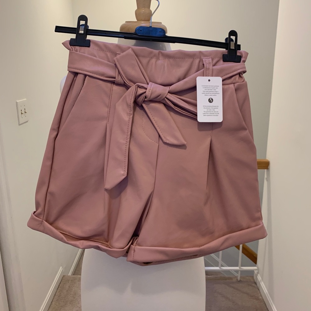 Waist Self Belt Hem Shorts
